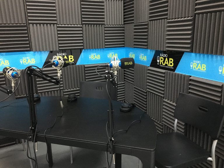Podcast : « A banda i banda » de la radio RAB